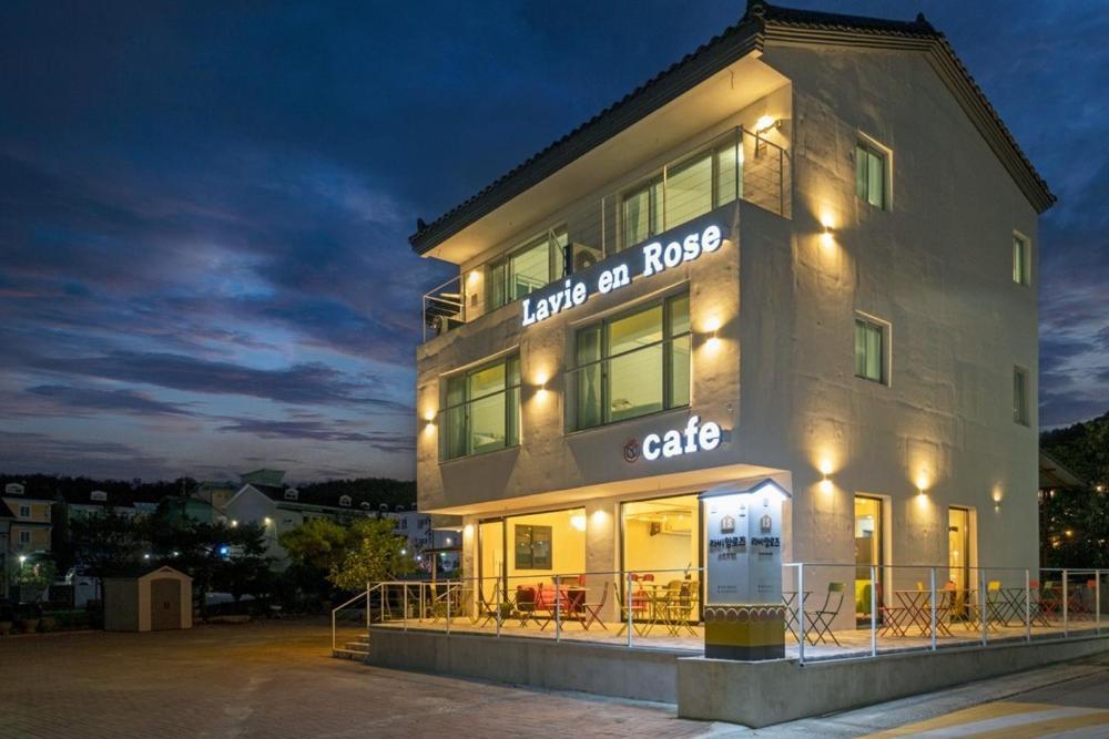 Gyeongju Labiang Rose Pension Екстер'єр фото