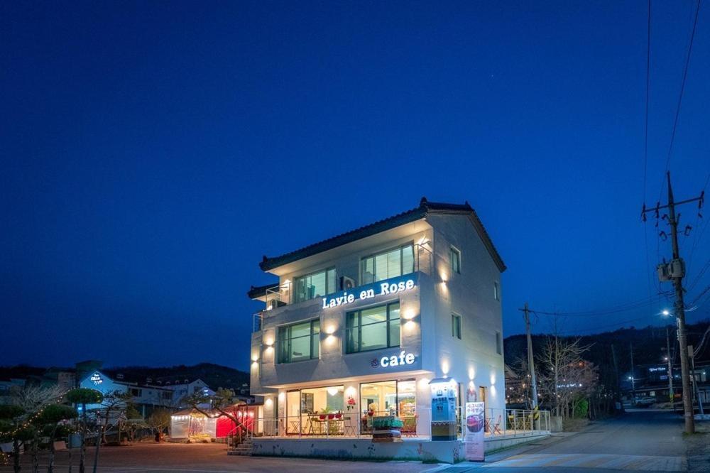 Gyeongju Labiang Rose Pension Екстер'єр фото